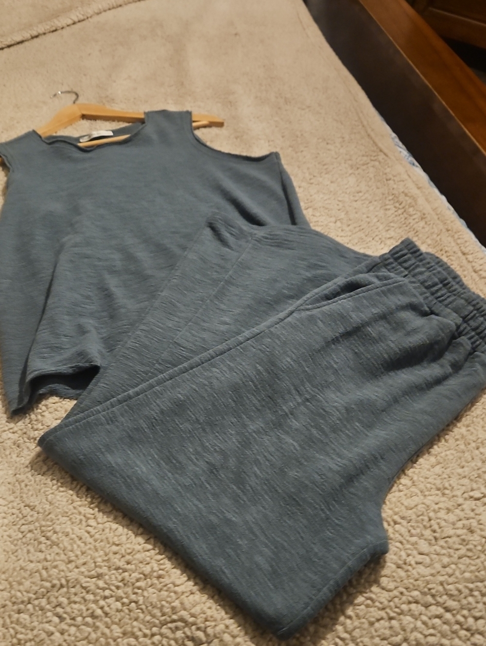 Casual Two-Piece Sleeveless Top & Joggers Set in Slate Blue